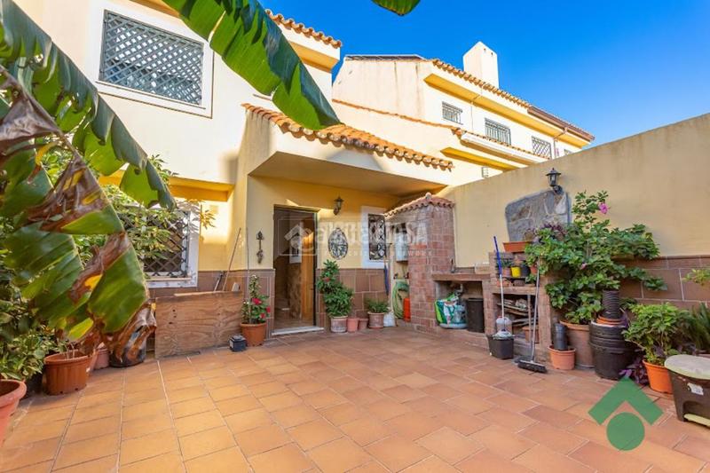 Foto ef798a08-feeb-456e-ae00-3d120d62ab57. Casa aparellada a San García Algeciras