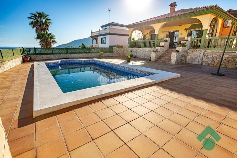 Foto 875292aa-b2eb-41a2-9b02-4f1bf83327f9. Casa amb calefacció aparcament piscina a San García Algeciras