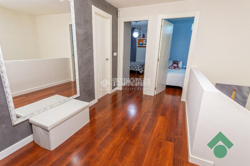 Foto 502aa7b8-6a65-4a08-9293-68871cb0421e. Casa aparellada amb calefacció aparcament a San García Algeciras