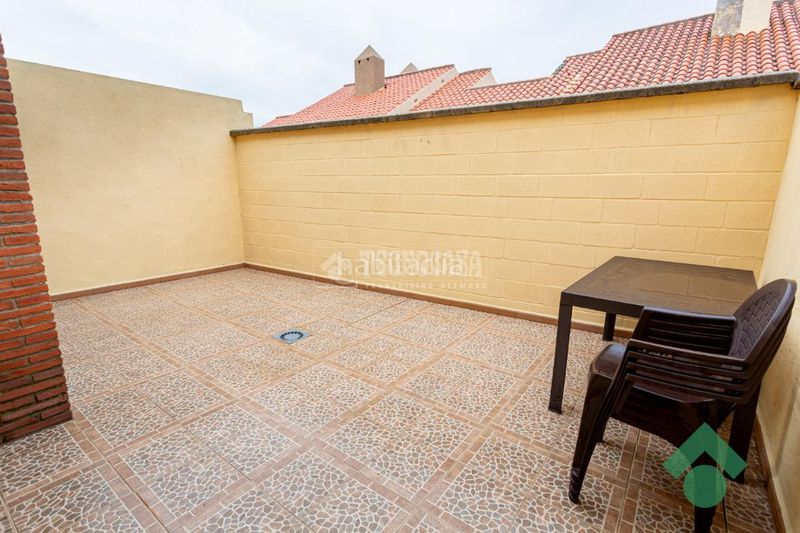 Foto 7d291eba-a036-439c-b246-cc9b5b3f2f3f. Casa aparellada amb calefacció aparcament a San García Algeciras