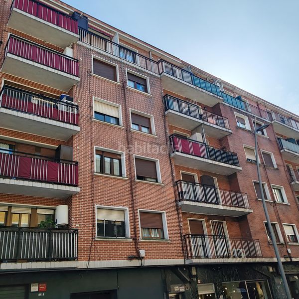 Foto f770c823-2f3f-422b-ba4f-e58e5939ebaf. Pis amb calefacció a Centro Barakaldo