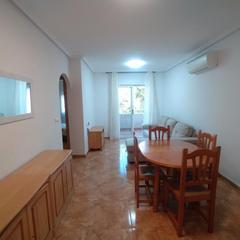 Etagenwohnung en Calle joaqun chapaprieta 142. Centro torrevieja