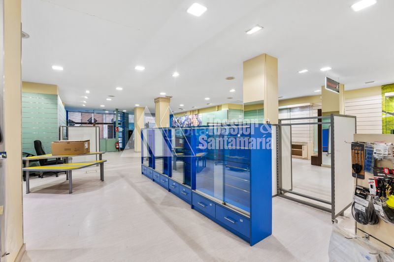 Foto d15b6568-506d-45eb-b4ee-491512aa447d. Alquiler local comercial  en alquiler en el Centro en Avilés