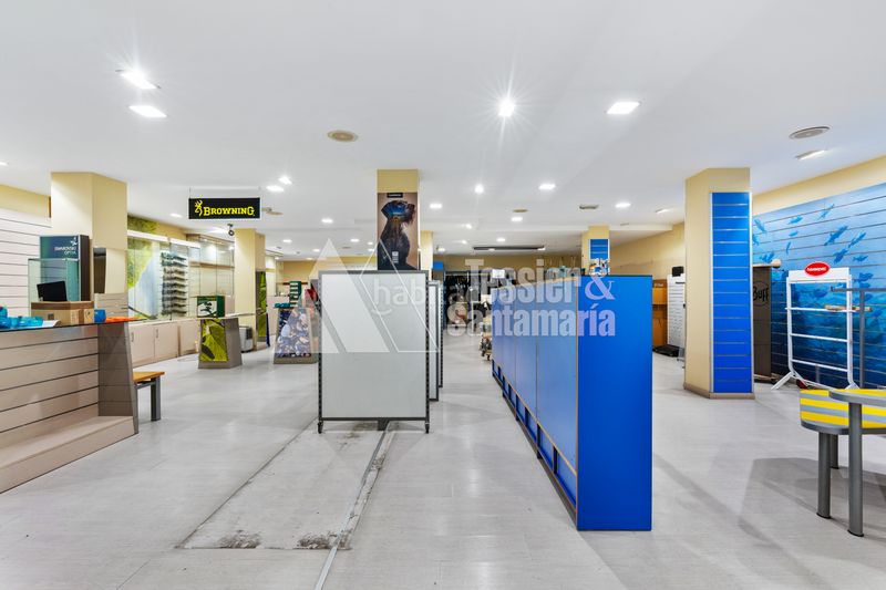 Foto f653cb57-41c4-4670-946a-abc9e0415f40. Alquiler local comercial  en alquiler en el Centro en Avilés