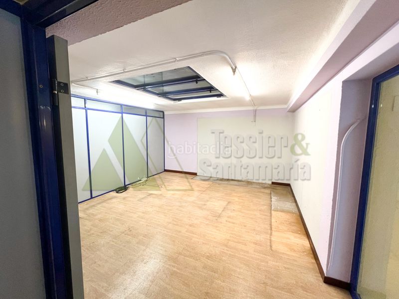 Foto e3ea8516-6a64-40b8-b991-996d6645fb5a. Local comercial a Centro Gijón