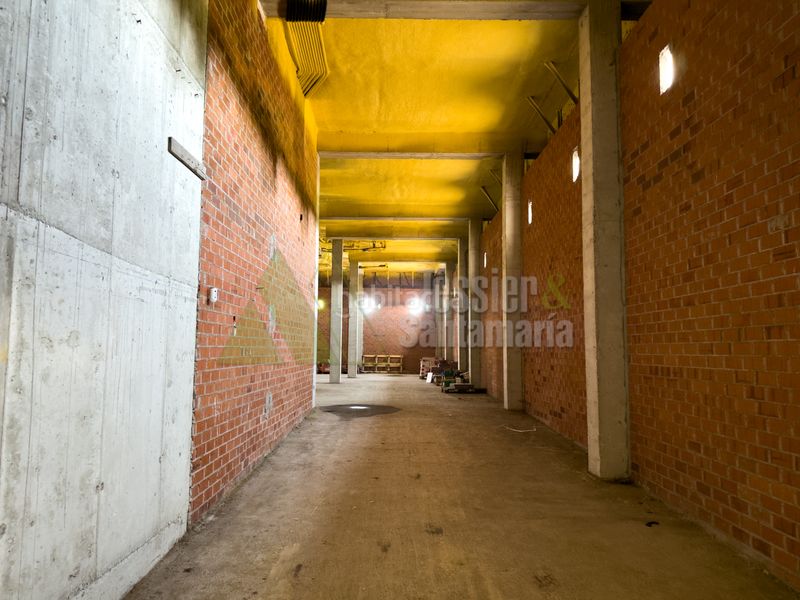 Foto fb52519a-15d8-4fdd-b42c-3ff5b0b3d52a. Lloguer local comercial a Jove Gijón