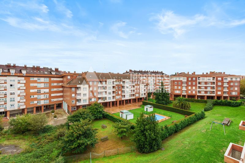 Foto 8a57c77c-a739-45bd-928c-705a6c017871. Pis amb calefacció aparcament a Montevil Gijón