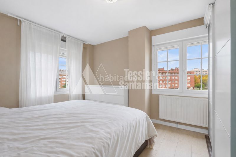 Foto fa1534e8-7d15-40eb-91a4-62a6e8be047e. Pis amb calefacció aparcament a Montevil Gijón