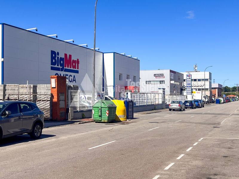 Foto 70f5d48d-2318-4475-9881-b2fc6c4f3a75. Rent industrial building in Tremañes Gijón