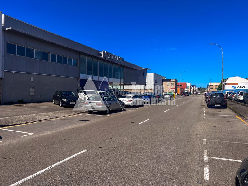 Foto 712cd33c-24d4-48e1-890d-43999d152648. Rent industrial building in Tremañes Gijón