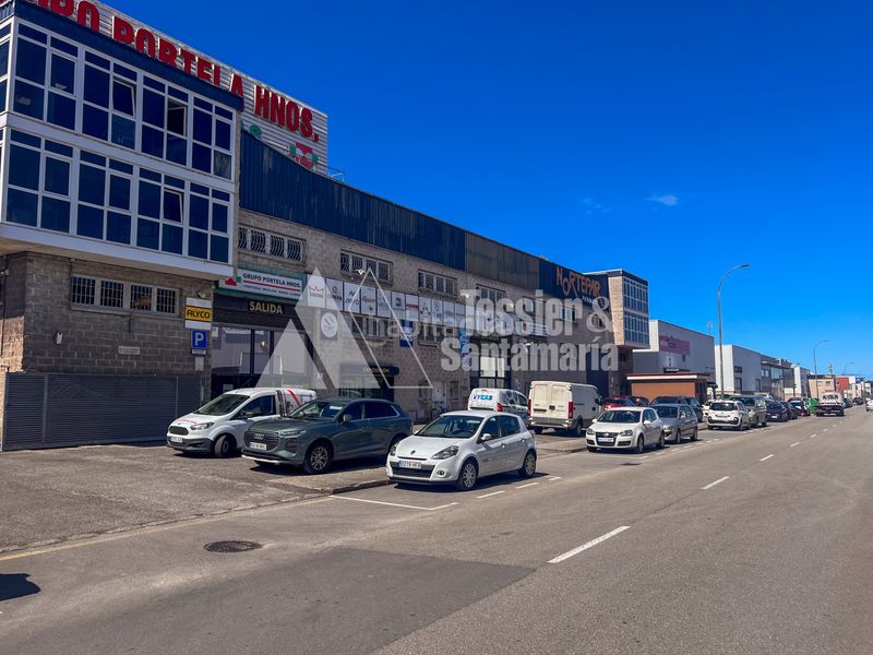 Foto 80249f0a-4819-4697-a921-a761cb4100a1. Rent industrial building in Tremañes Gijón