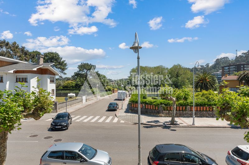 Foto a4512f19-72cf-4d86-bdcc-ddd0923a5f1d. Xalet a avenida marola 18 a Salinas Castrillón