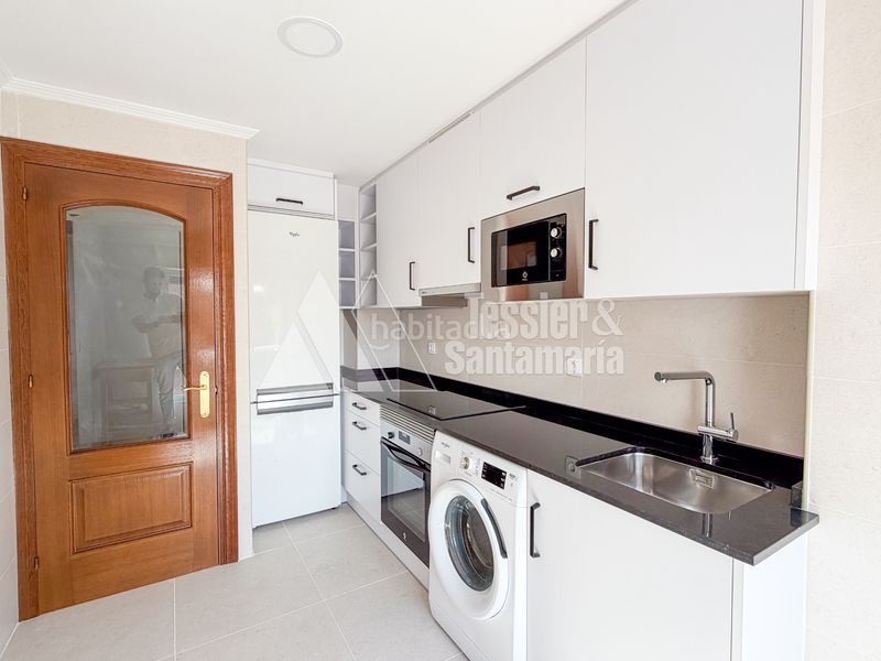 Foto c15e735d-b2fb-40f3-bbc9-f208a4b8c8a6. Rent flat with heating in Centro Gijón