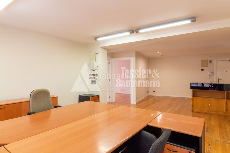 Foto a1b6ae25-15a2-4638-9f78-d1152e9c720c. Miete büro mit heizung in Centro Gijón