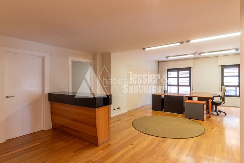 Foto f6ef593f-a4a1-416d-9b96-8ec611d12c2a. Miete büro mit heizung in Centro Gijón