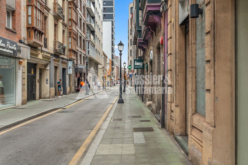 Foto d0002a16-7790-4945-bb8e-4e517ab70e17. Lloguer local comercial a Centro Gijón