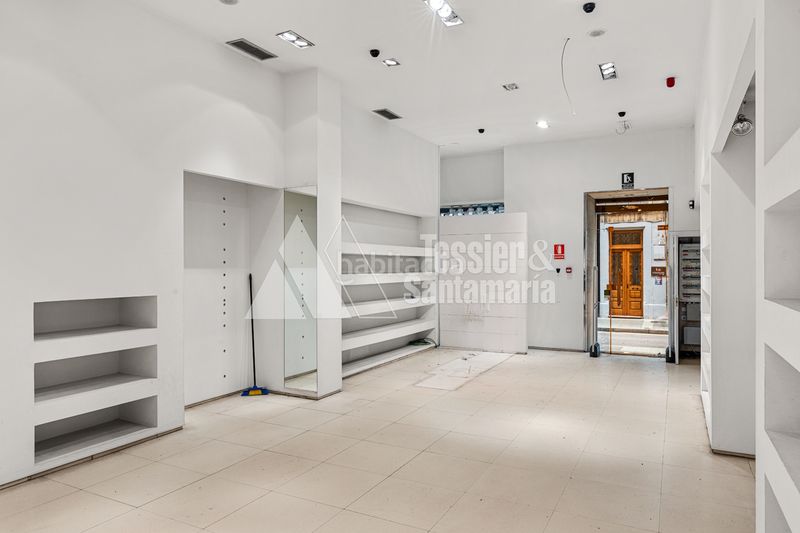 Foto e77fd8af-e9e9-4de0-84cc-f50c7270f65c. Lloguer local comercial a Centro Gijón