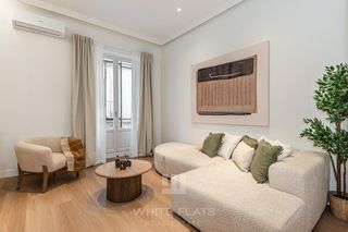 Pis  Calle calle valverde. Piso en finca clásica en la calle valverde completamente reforma