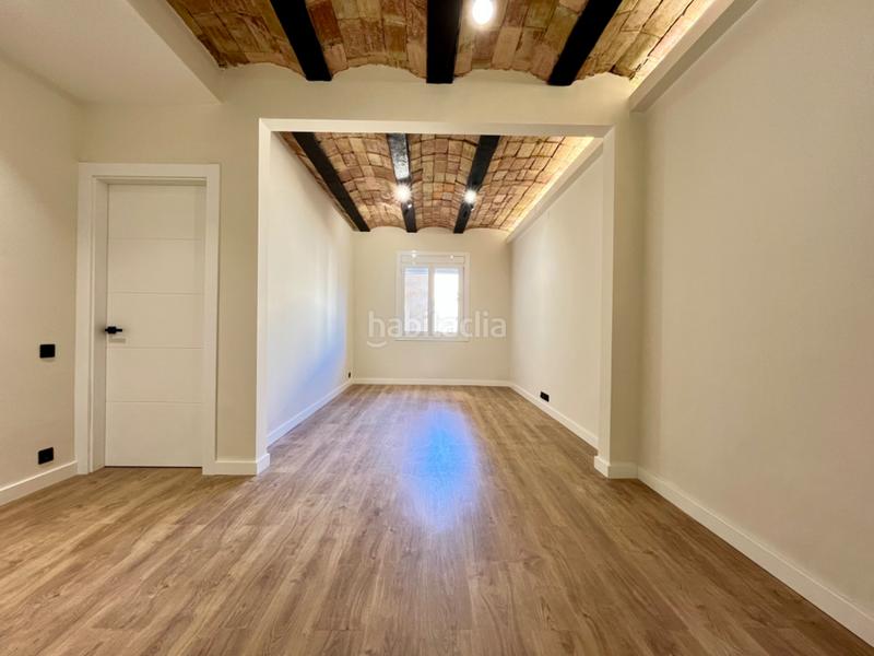 Foto 196f8526-f098-4a53-9f24-c7ee1e96931b. Flat with heating in Sagrada Família Barcelona