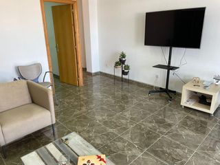 Lloguer Local Comercial  Carrer carrer sicília. Interesante local en alquiler en cas carbonell