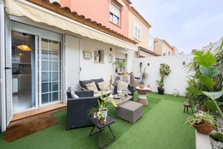 Casa adossada  Carrer can caragol nou. Impresionante chalet adosado pensado para disfrutar en familia