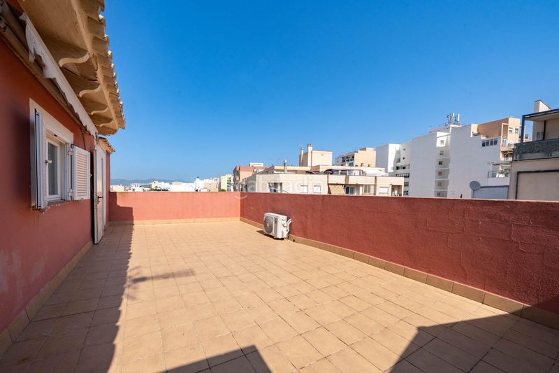 Foto 7f32e131-ab27-4fbf-9dad-fd77861b2281. Edificio exclusivo edificio con posibilidad de 3 viviendas a 50 metros del mar en portixol en Palma de Mallorca