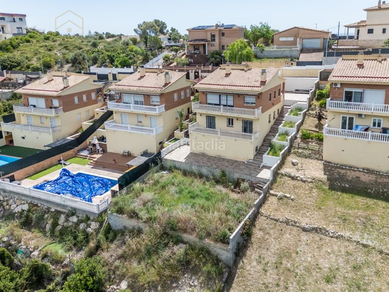Foto b377d015-b193-495b-883c-0e7fb6a7bc75. Casa amb aparcament a Segur de dalt Segur de Calafell