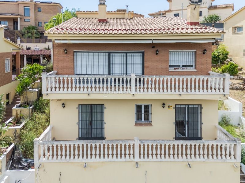 Foto effaf2d9-f871-4a72-b8c8-141c26b9a0e5. Casa amb aparcament a Segur de dalt Segur de Calafell