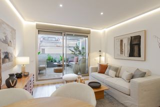 Piso  Calle de muñoz torrero. Exclusiva vivienda reformada con terraza a metros de gran via co