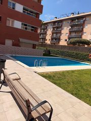 Appartamento in Fenals. Oportunidad inversores  apartamento con piscina en lloret de mar