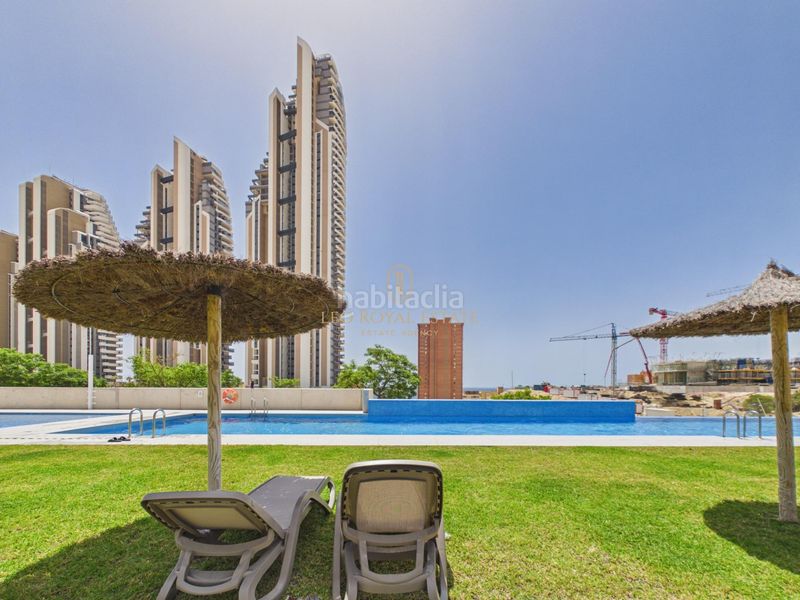 Foto b33b7c19-ebdf-40e9-bdb8-5fc4de1df70f. Pis amb aparcament piscina a Playa Poniente Benidorm