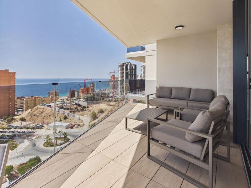 Foto 39736957-2fac-4108-af79-76f92a4deaef. Apartament amb aparcament piscina a Playa Poniente Benidorm