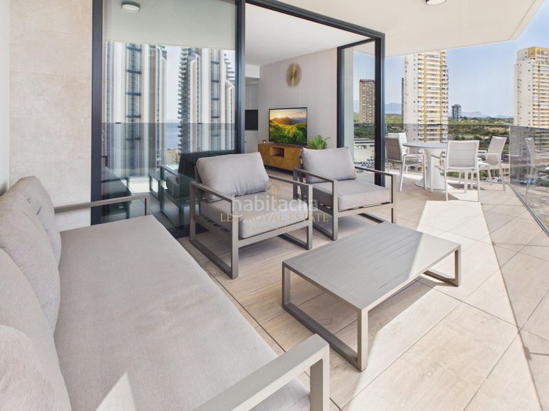 Foto 470f25de-dd74-4d7f-8fe7-6ebb595c9e0f. Apartament amb aparcament piscina a Playa Poniente Benidorm