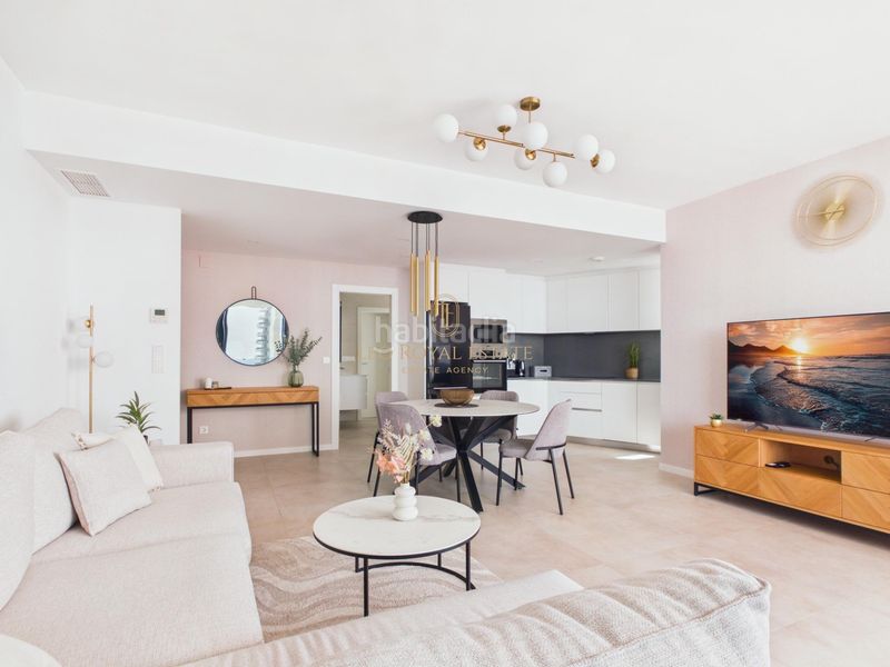 Foto 51ffe84d-aef0-4369-8a7b-bb300b97dbb1. Apartament amb aparcament piscina a Playa Poniente Benidorm