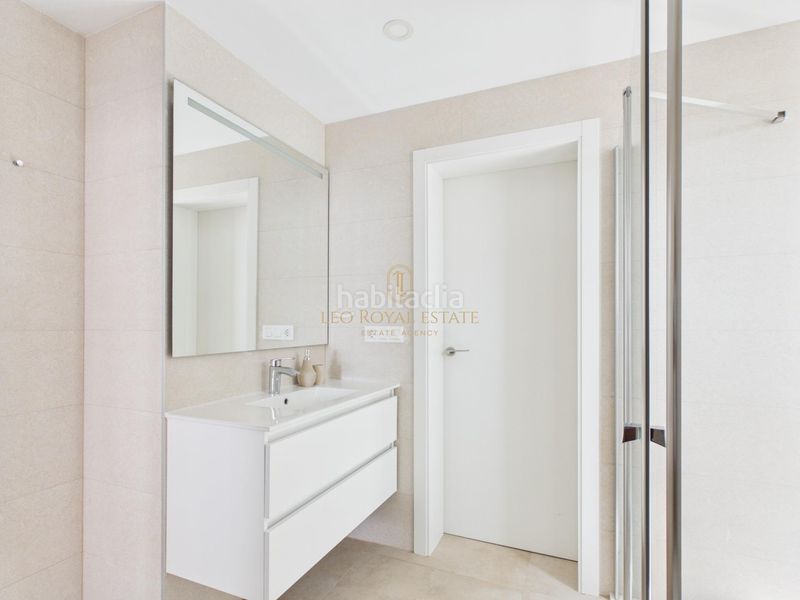 Foto 8c35b8c0-c651-4eb4-ac5e-b1a1a9146b16. Apartament amb aparcament piscina a Playa Poniente Benidorm