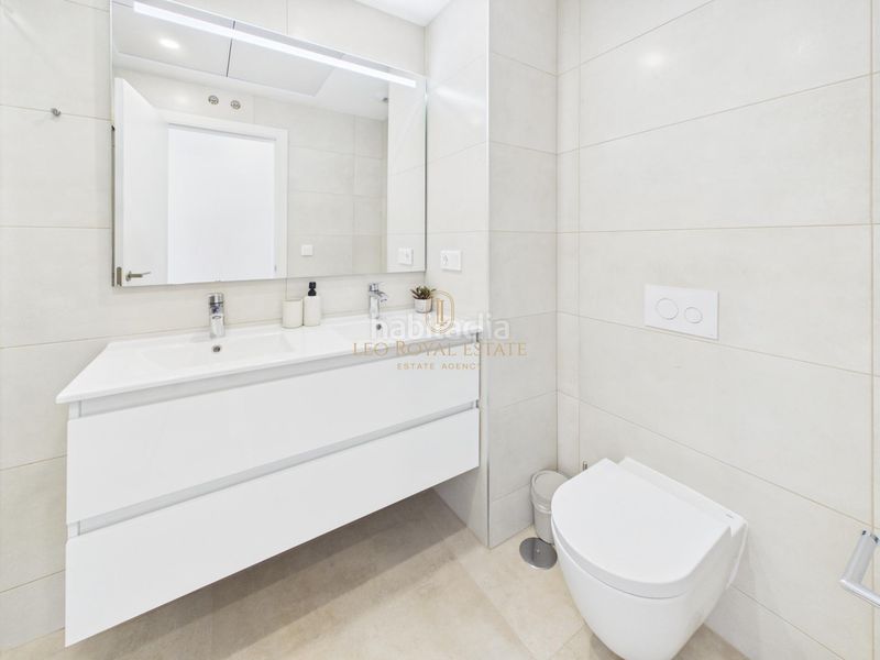 Foto 95ff0bc8-bebd-4931-94be-84bf3e5ec58e. Apartament amb aparcament piscina a Playa Poniente Benidorm