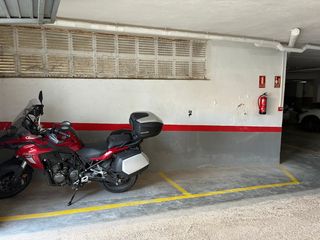 Aparcament de moto a Carrer saturn 23. Plaza de parking  garaje moto