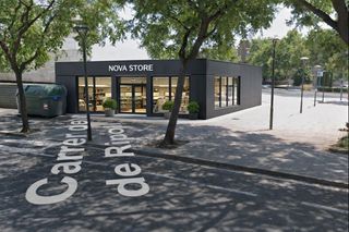 Nau industrial a Passatge dels grallers 59. Av sant bernat calv�