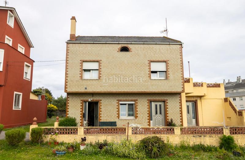 Foto 43d884e1-7d6e-4073-b828-0cd9fff76dfe. Casa amb calefacció aparcament a Burela