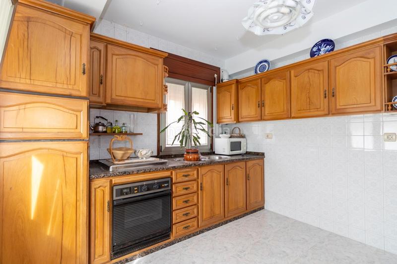 Foto 48b35b99-9f50-4554-98f1-340bd4c0a07b. Casa amb calefacció aparcament a Burela