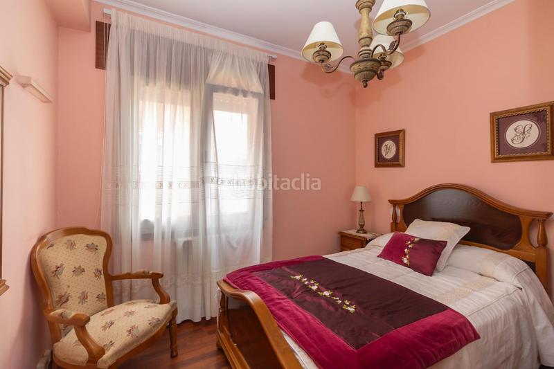 Foto bf4cc9f2-595a-44de-aeef-4da4f8ac3ecd. Casa amb calefacció aparcament a Burela