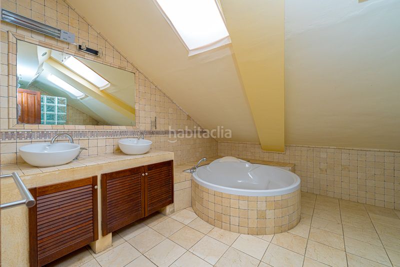 Foto f3b14c60-5bf8-4e98-ba22-9cdafc3d3f4e. Xalet amb xemeneia calefacció aparcament piscina a Busot