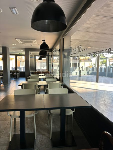 Foto eae8e9e7-d2ee-4cfb-b1ee-e0a642116696. Local comercial restaurante emblemático en venta en l’ – negocio llave en mano con alto rendimiento en Estartit