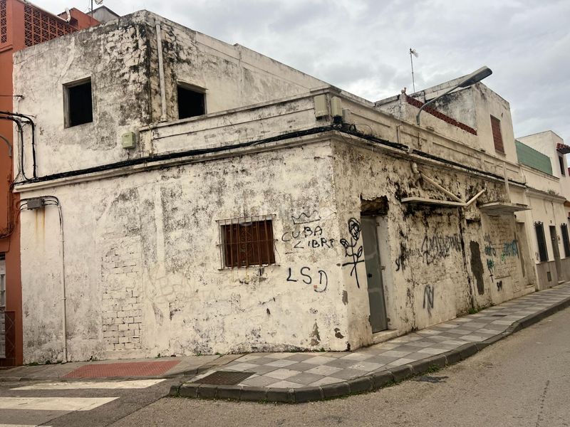 Foto ae63486a-c85f-4caa-ab0c-6ac7664976ba. Casa adossada a Bajadilla - Fuente Nueva Algeciras