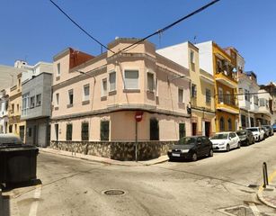 Maison à Bajadilla - Fuente Nueva. Se vende casa zona salesianos de 175 m2 para inversores