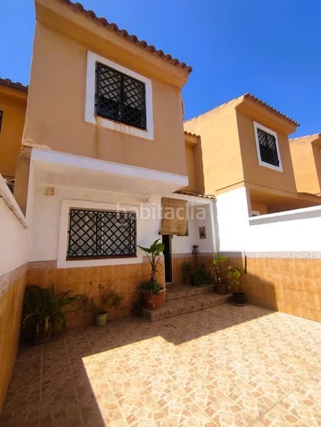 Foto add567ad-339f-490f-995e-3eeb1ca48abb. Casa adossada amb aparcament piscina a San García Algeciras