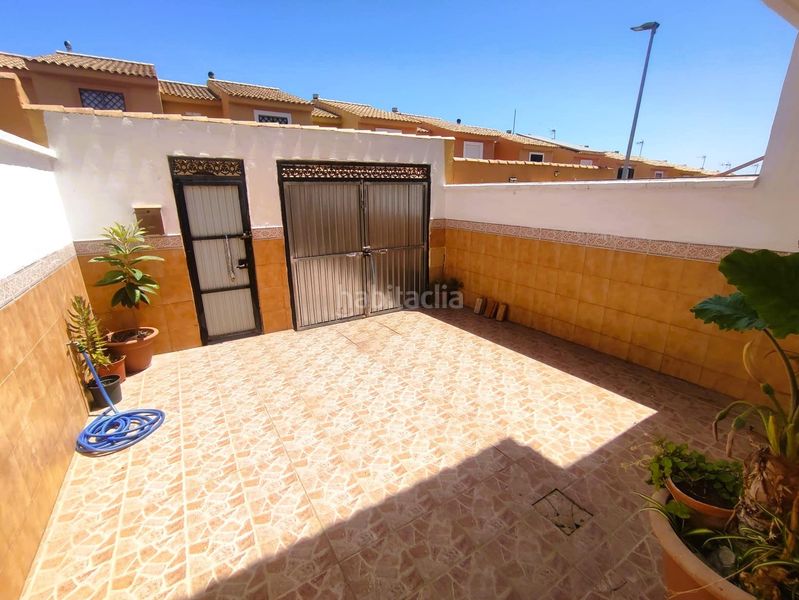 Foto fa061924-c9f9-4c84-b305-5caa52b73f65. Casa adossada amb aparcament piscina a San García Algeciras