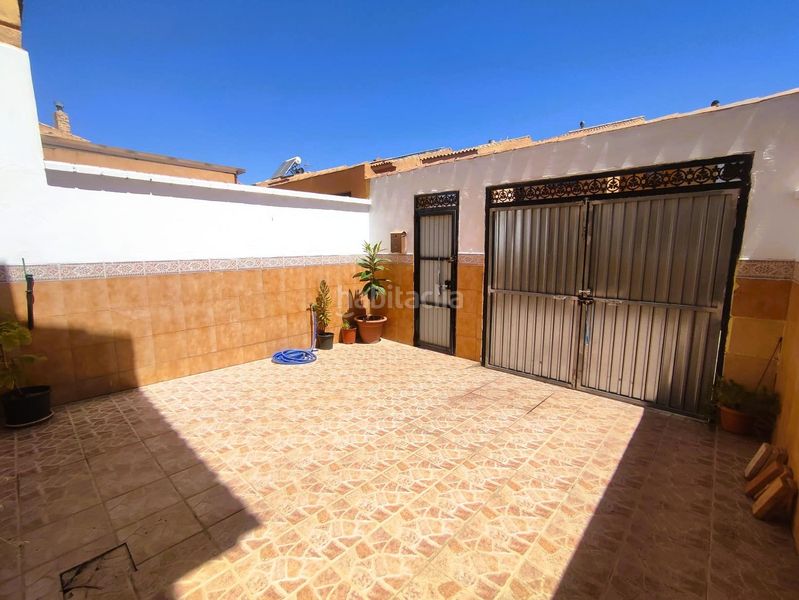 Foto fc0199c1-0b37-4ae2-aa01-6c769cb7519e. Casa adossada amb aparcament piscina a San García Algeciras