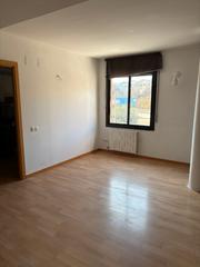 Lloguer Local Comercial a Ca n´Alzamora. Local estudio en rubi