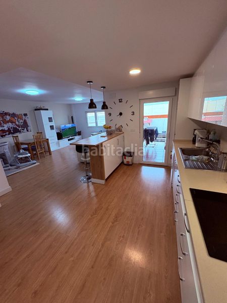 Foto 97e58b20-12bf-480c-a1ee-3b7bf240bdad. Casa adossada amb aparcament a Yuncos